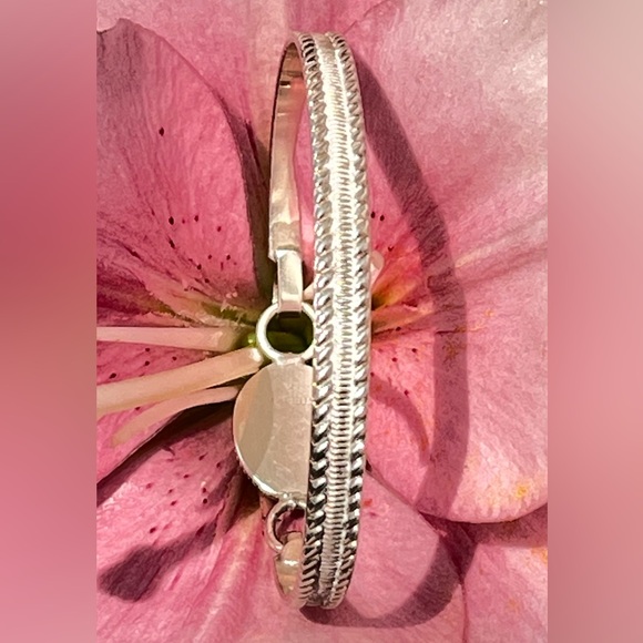 SOLD ZUNI Native American sterling silver bracelet with inlay accent - Picture 3 of 8